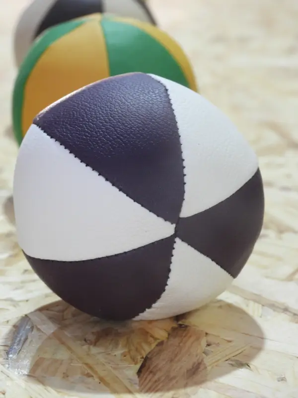 Oină-Ball